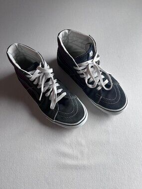 VANS Sk8-Hi sneakers high-top suede canvas upper. Iconic skater board Men 6.5